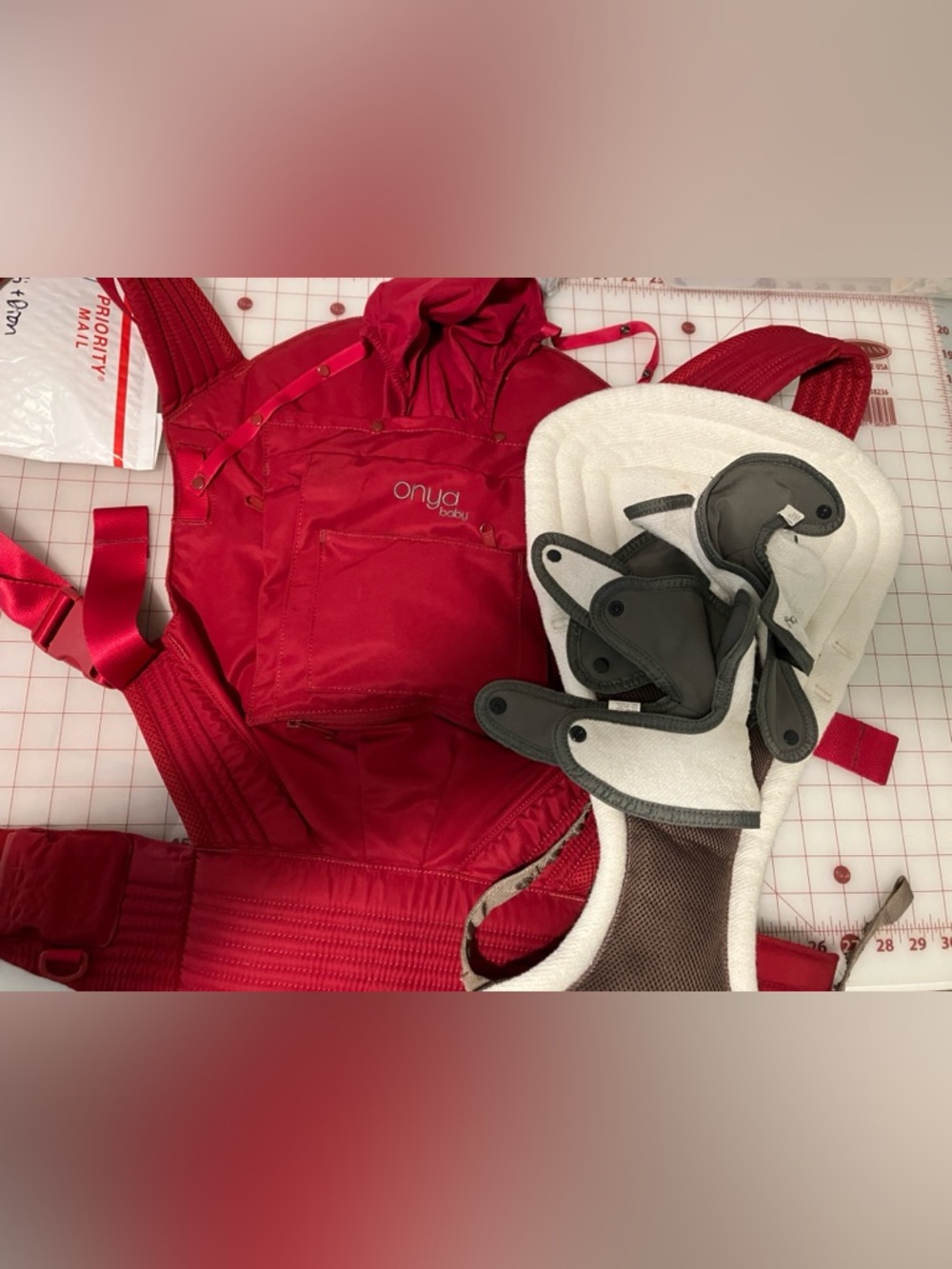 Onya Baby with Chair Harness, Newborn Insert and Suck Pads